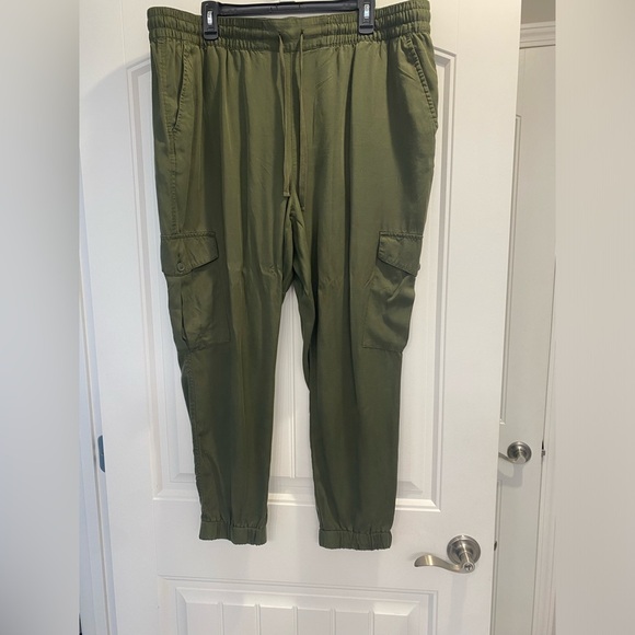 Boutique size 1XL plus size army green lightweight jogger pants JCPenney - Picture 1 of 8